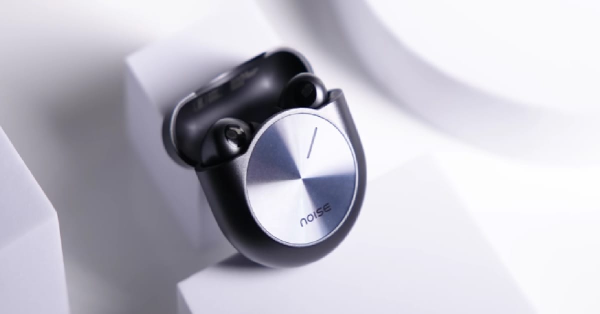 Noise Master Buds with case open