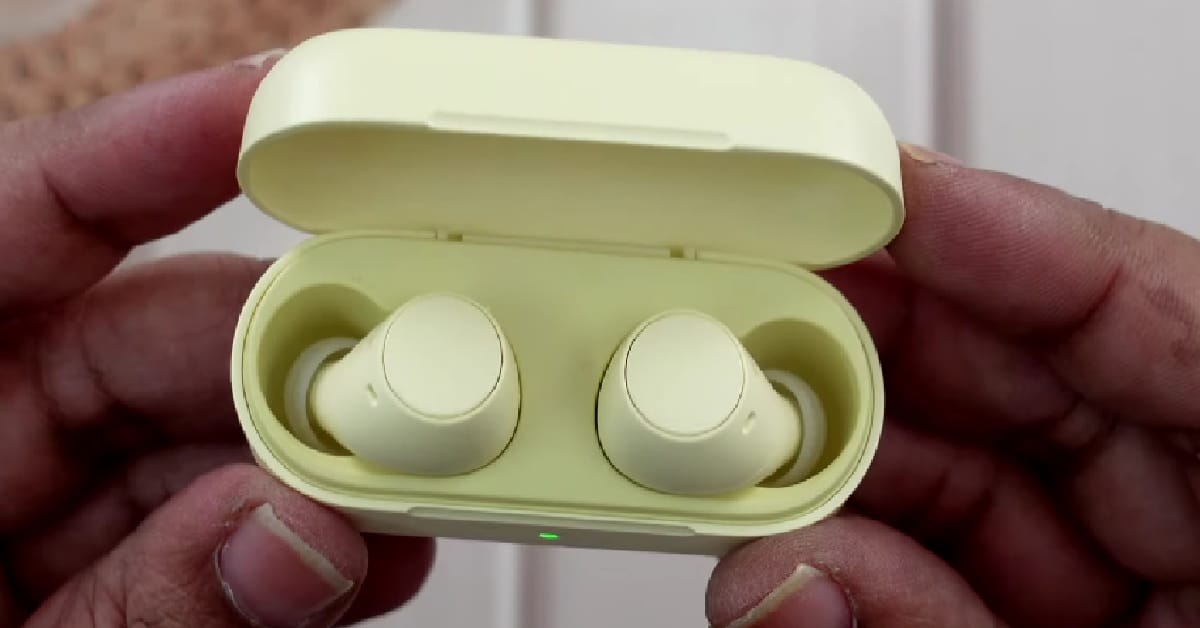 Sony Wf-C510 with case